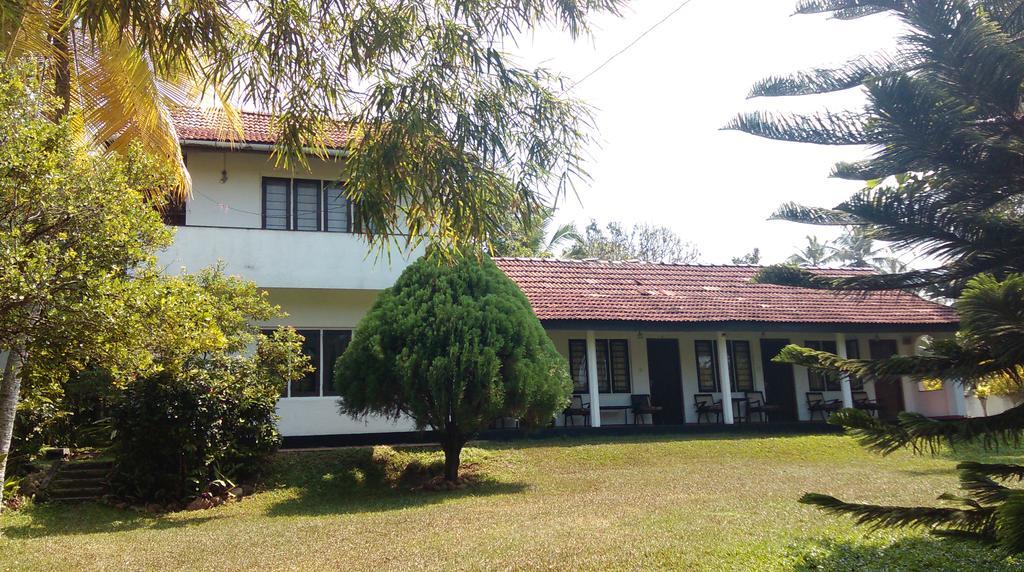 4 Seasons Guesthouse Hikkaduwa Exterior photo
