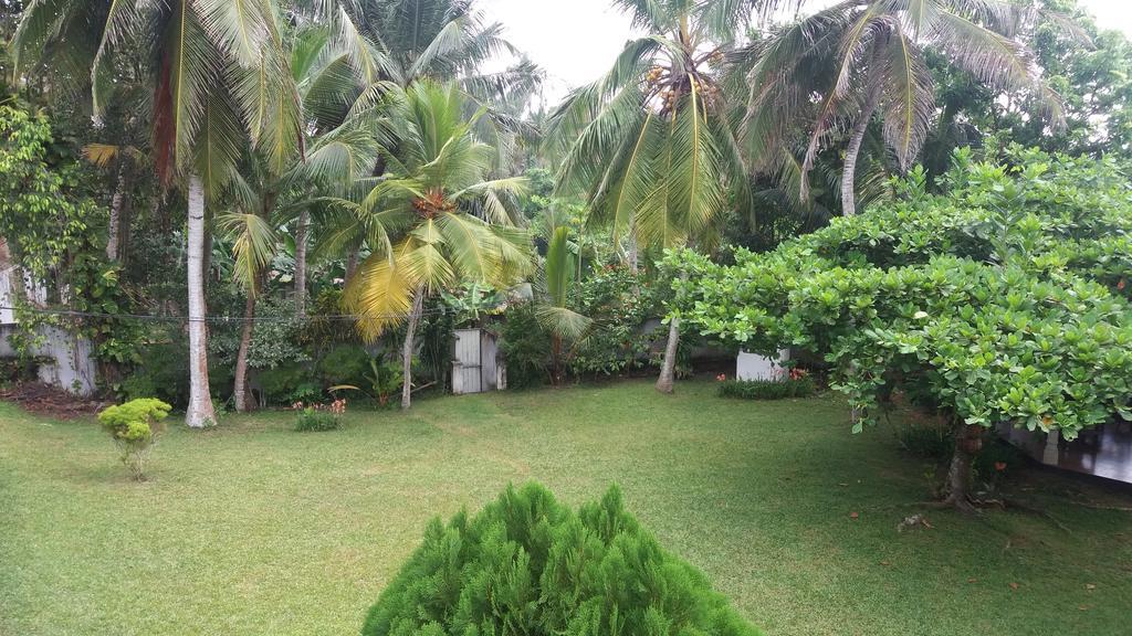 4 Seasons Guesthouse Hikkaduwa Exterior photo